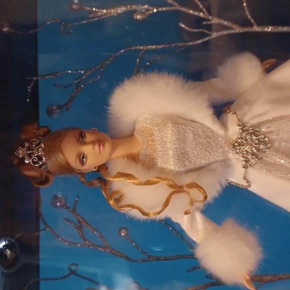 Barbie Other - 2003 Holiday Visions Barbie